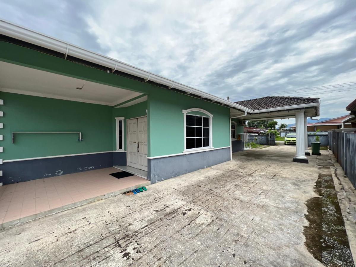 Hanif Homestay Kuching Exterior foto